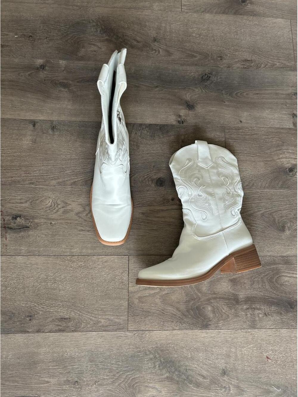 ISNOM white embroidered cowboy boots SIZE 8 | western cowgirl